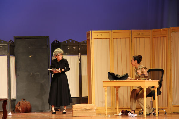 浙艺院戏剧系影视表演专业小剧场话剧月点燃