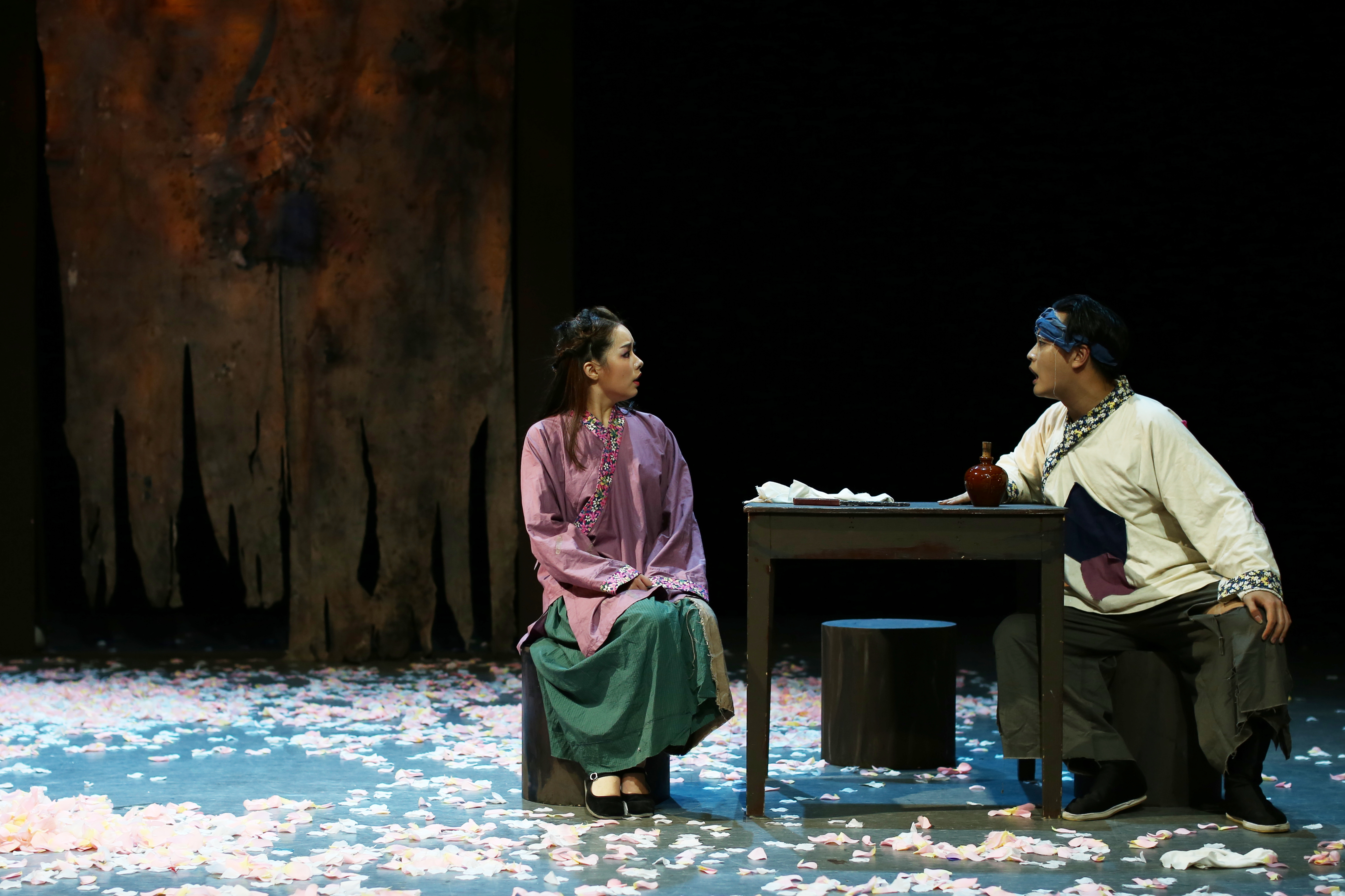 戏剧系上演经典剧作《暗恋桃花源》