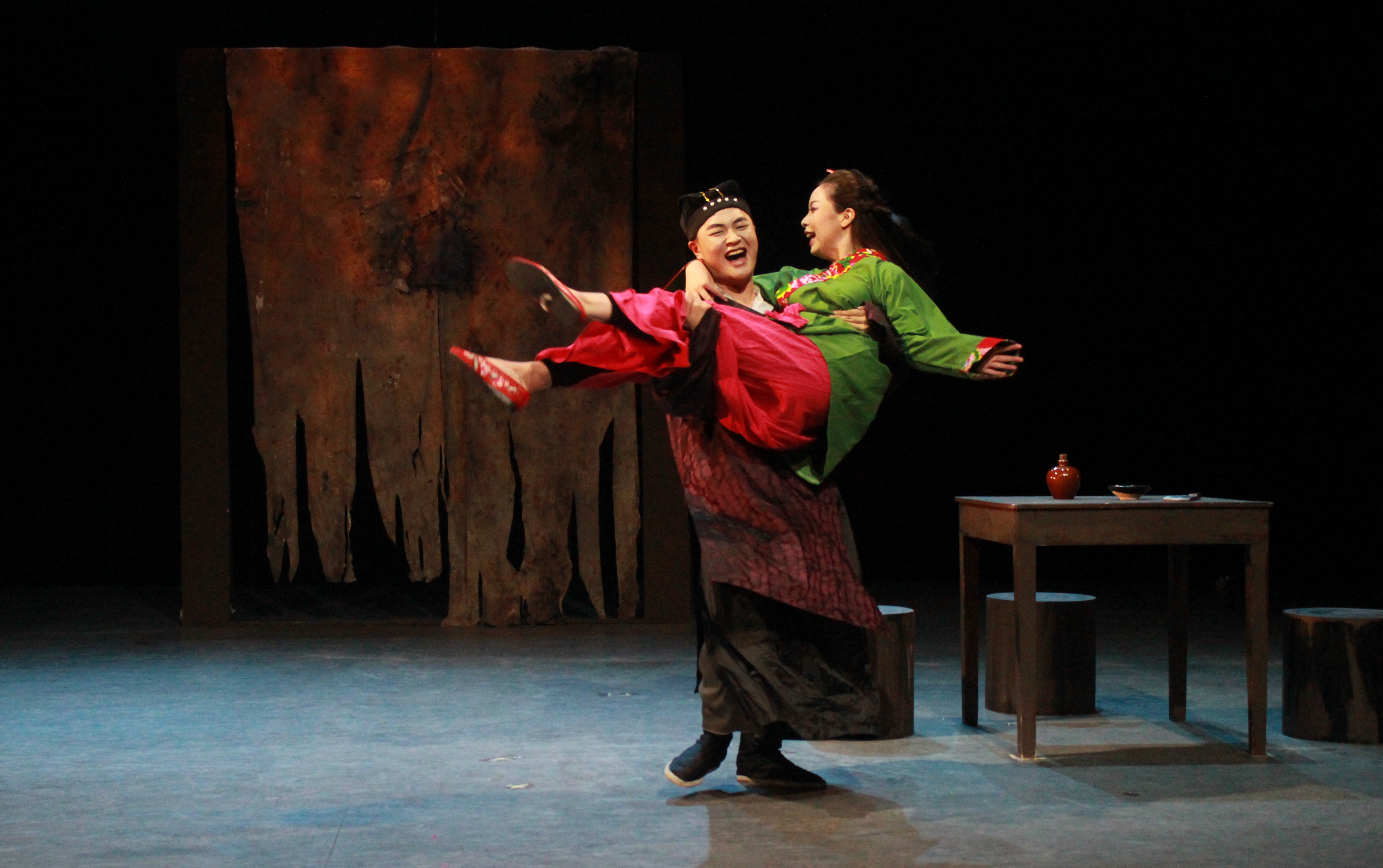 戏剧系上演经典剧作《暗恋桃花源》