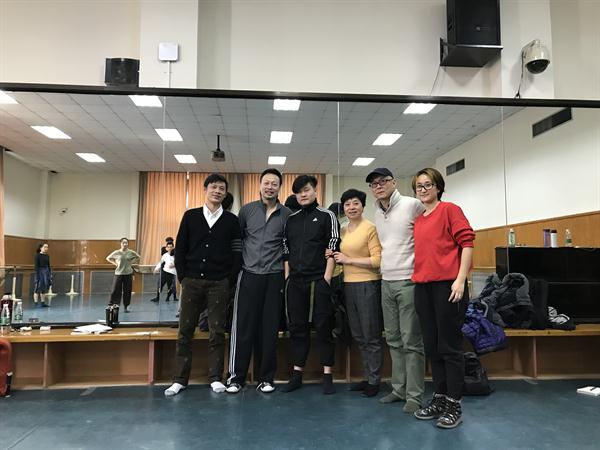 我校组织教师赴京观摩全国优秀民族歌剧展演并开展相关文化