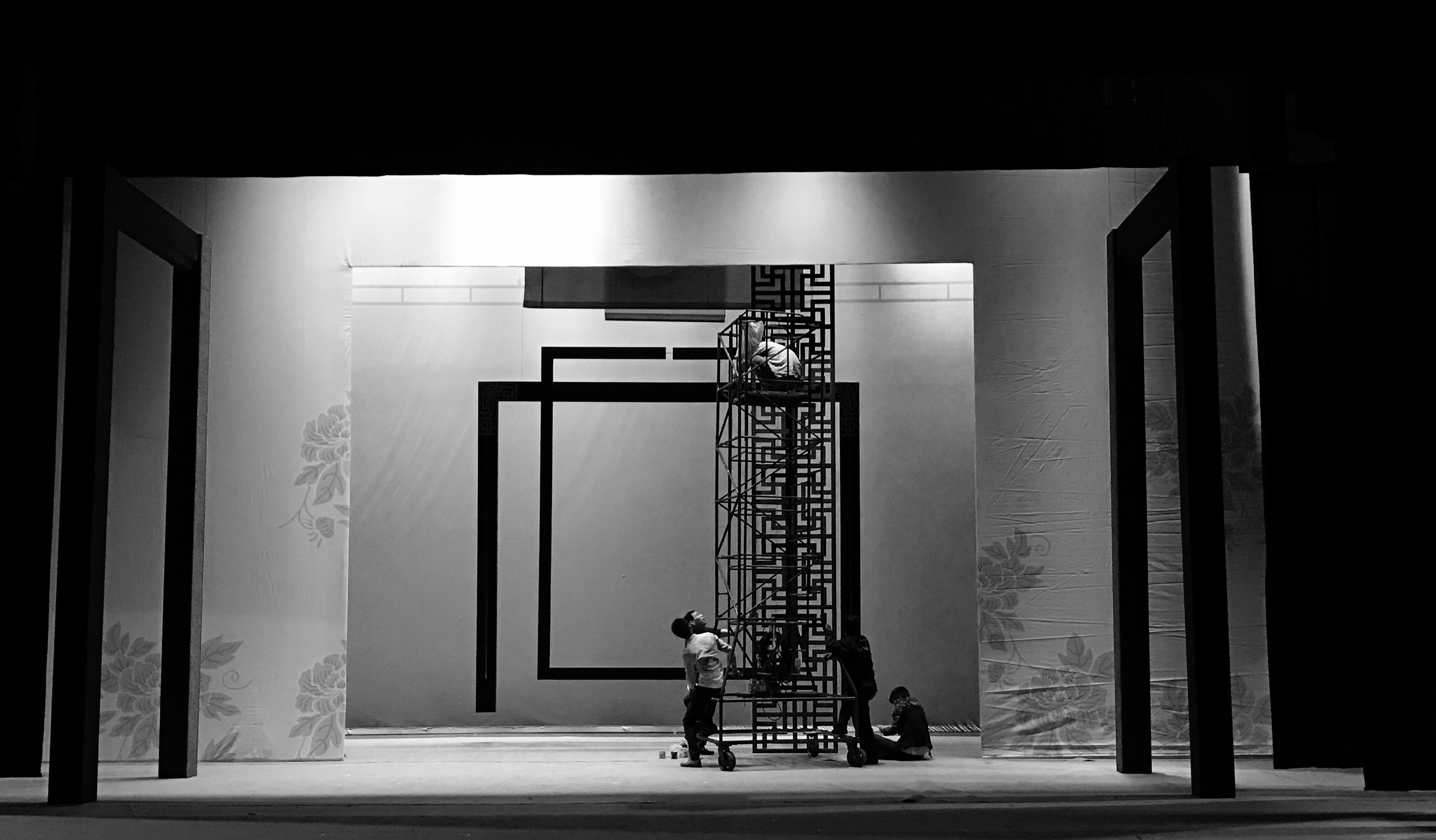 美术系15级舞美班同学赴沪参加京剧名家史依弘专场演出实践