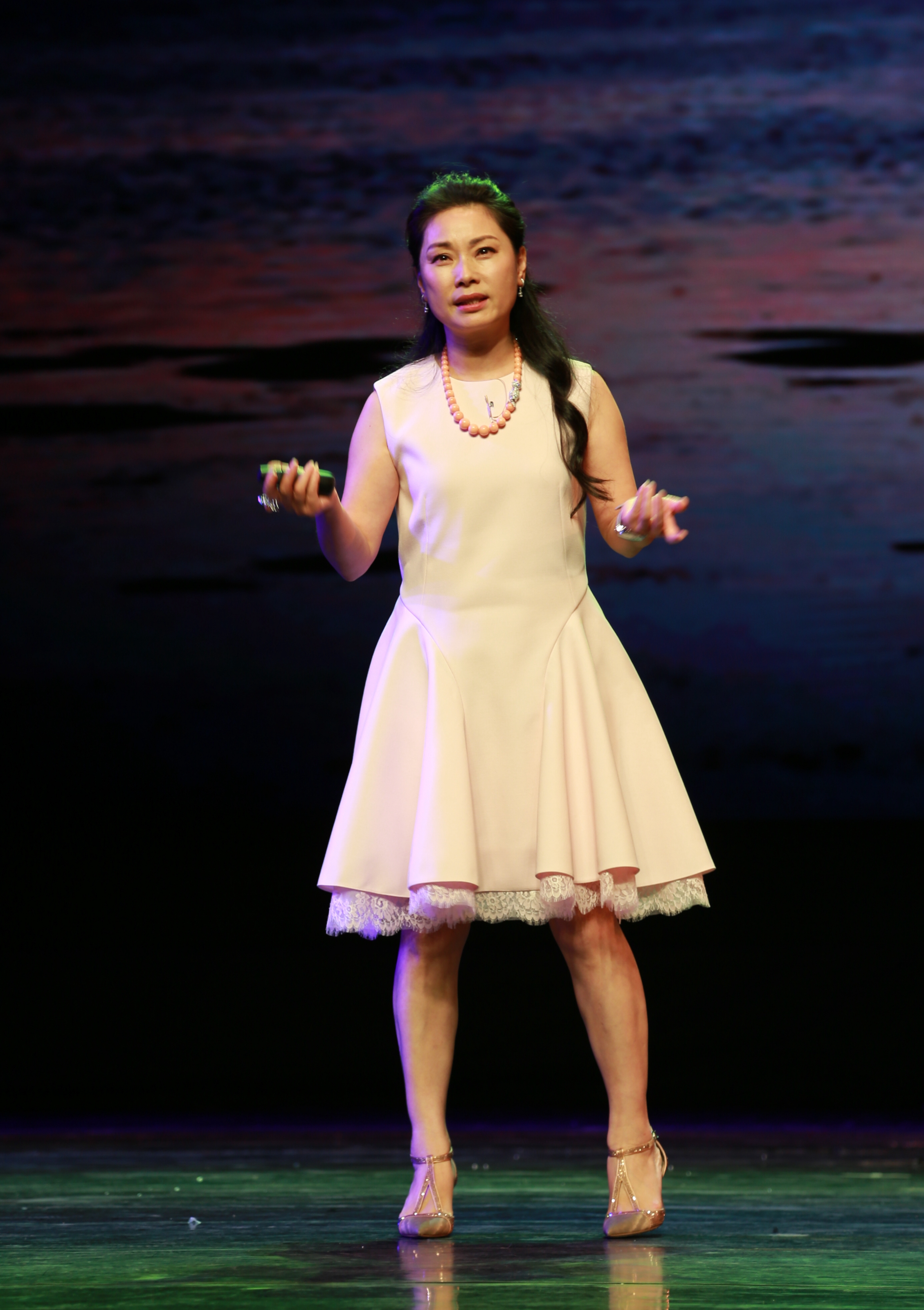 知名校友,特聘教授夏赛丽为新生开讲开学第一课