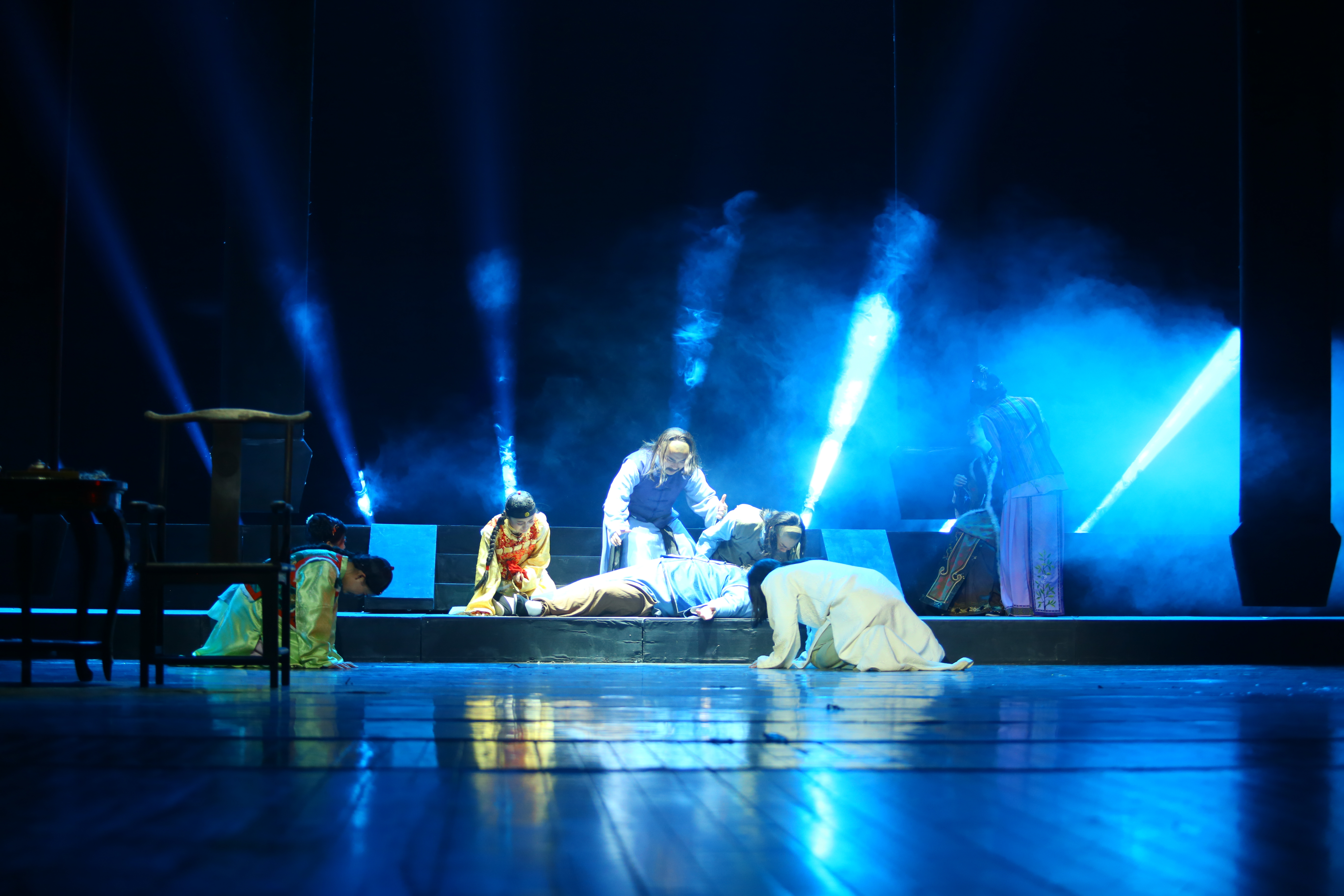 戏剧系戏剧影视表演专业15级毕业剧目《茶人杭天醉》精彩上演