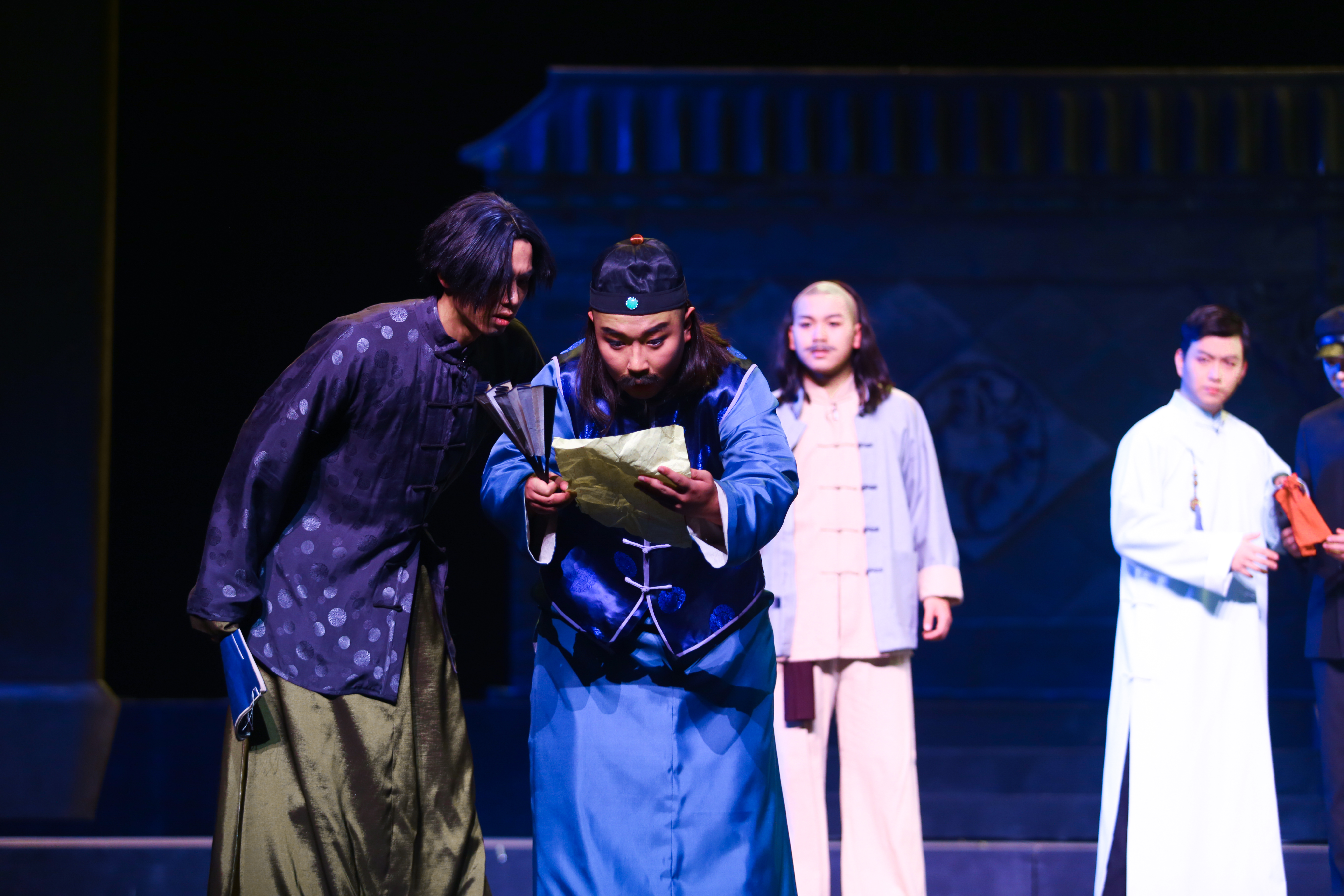 戏剧系戏剧影视表演专业15级毕业剧目《茶人杭天醉》精彩上演