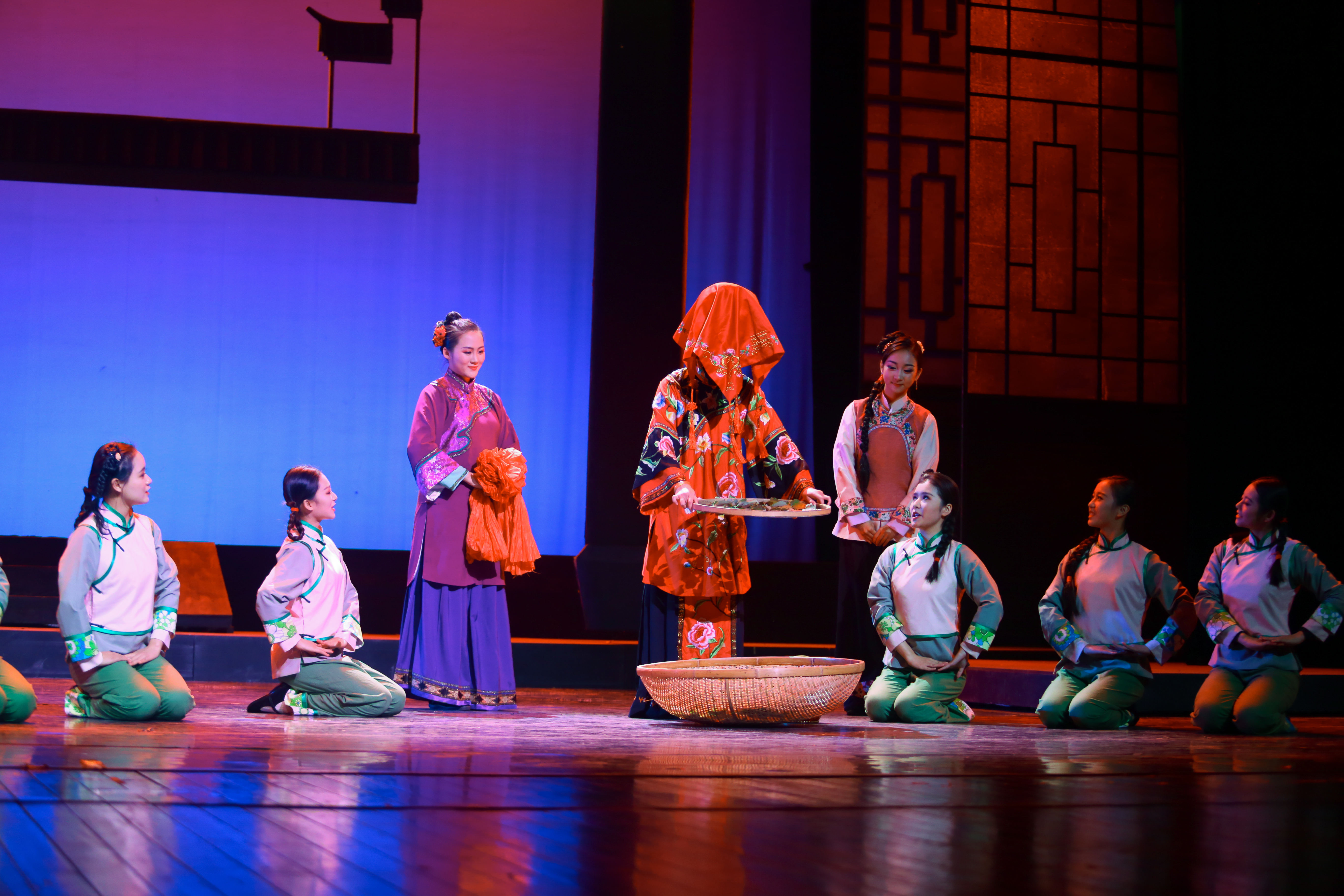 戏剧系戏剧影视表演专业15级毕业剧目《茶人杭天醉》精彩上演