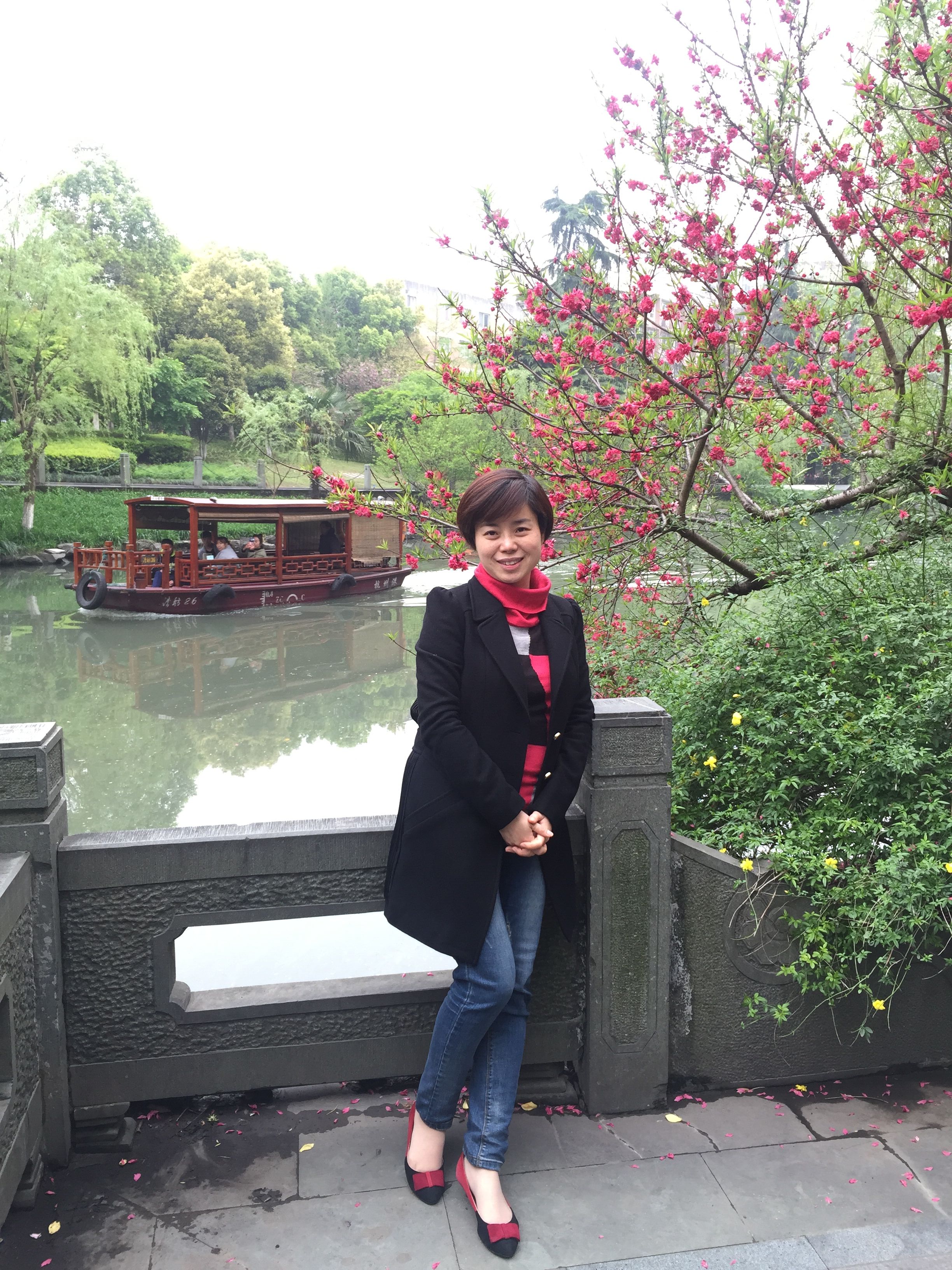 王雅萍:教书,就是要"亲其师,信其道"