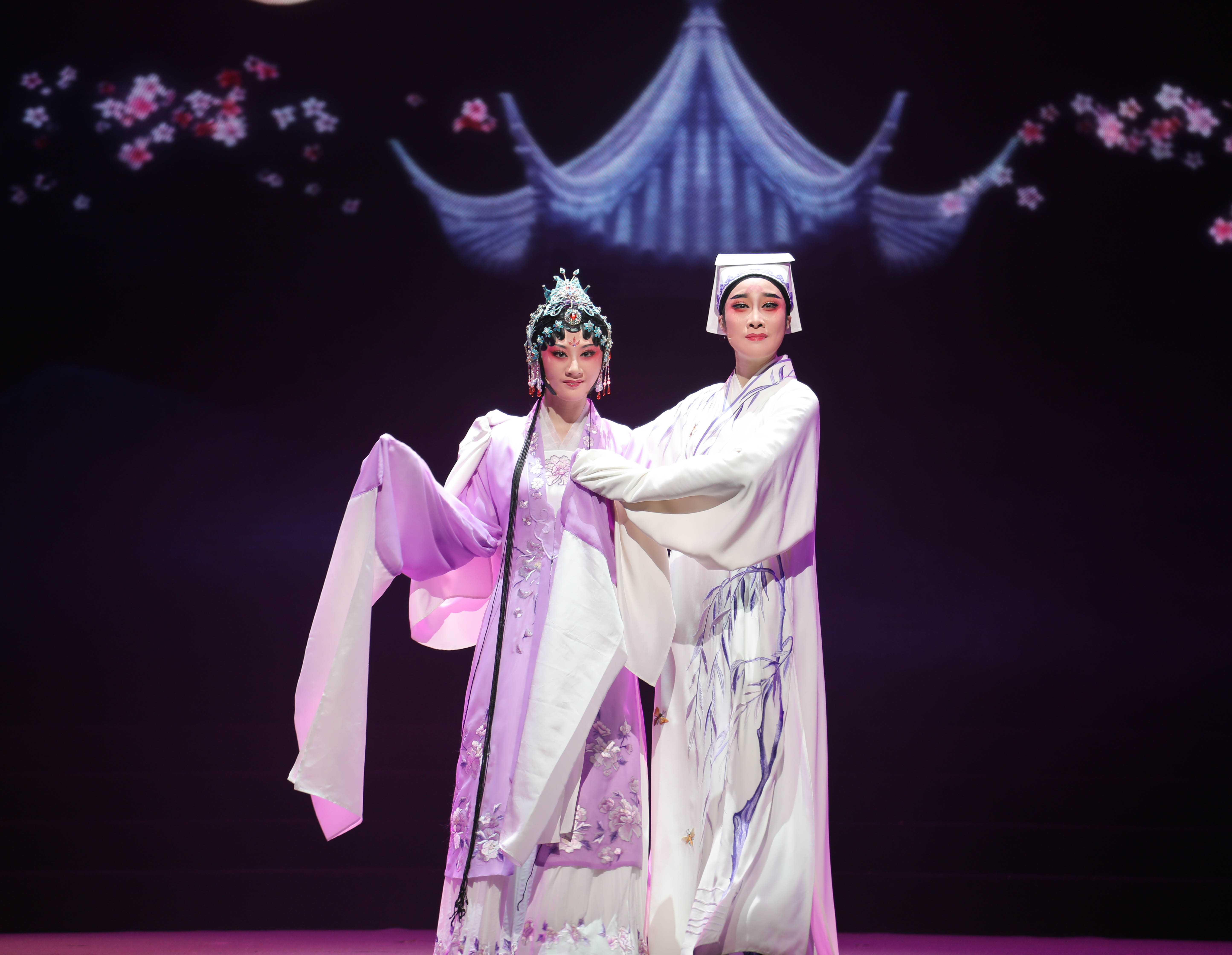 戏剧系14越剧一贯班作《越61行》毕业汇报演出