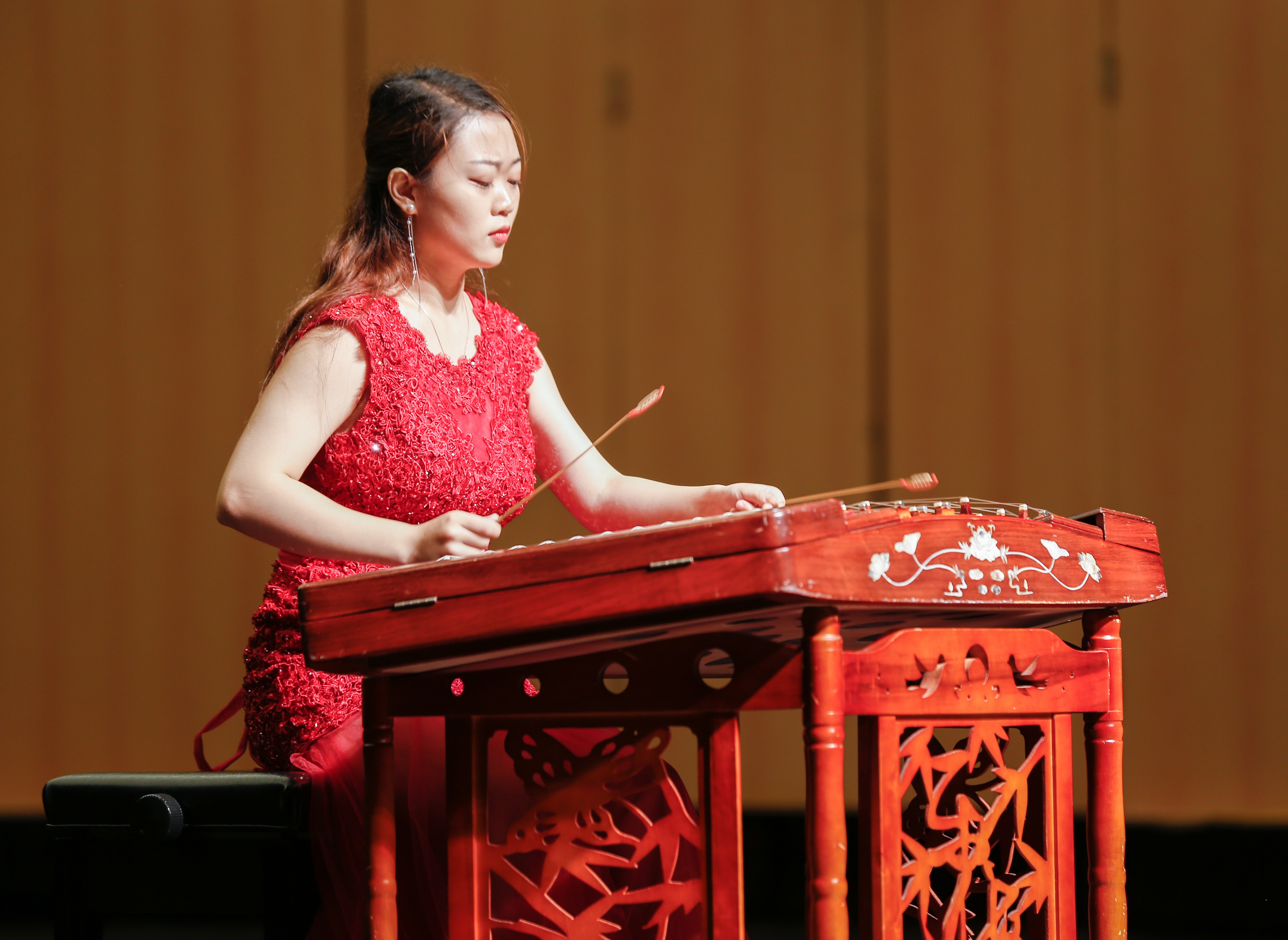 丝弦切切,珠落玉盘—— "国赛"艺术专业技能(弹拨乐器演奏)赛项在浙艺