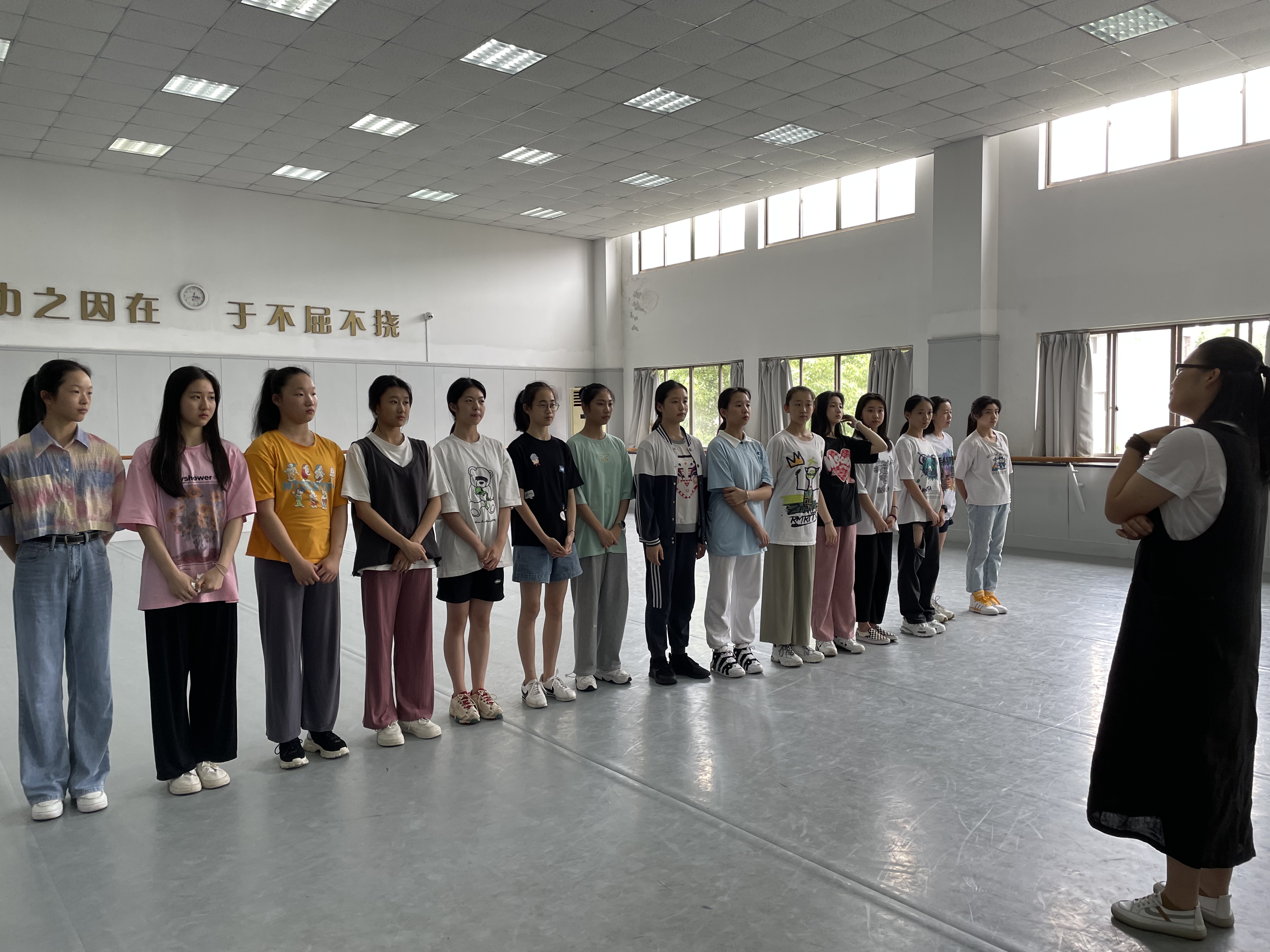 走出"成长的烦恼"——舞蹈系举办学生心理知识培训