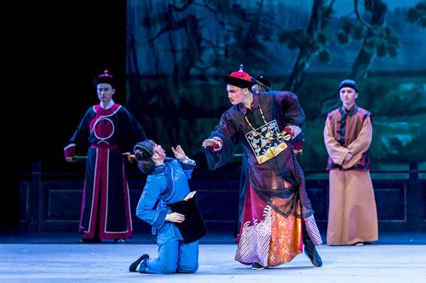 新绿不畏寒欣欣向阳生∣21级宁波甬剧班在杭演出青春版甬剧半把剪刀