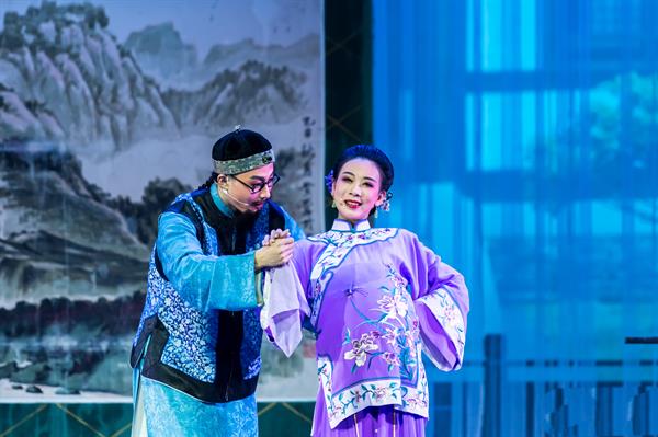 新绿不畏寒欣欣向阳生∣21级宁波甬剧班在杭演出青春版甬剧半把剪刀