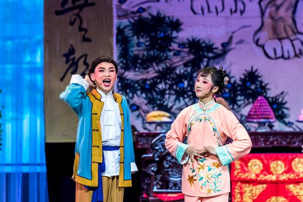 新绿不畏寒欣欣向阳生∣21级宁波甬剧班在杭演出青春版甬剧半把剪刀