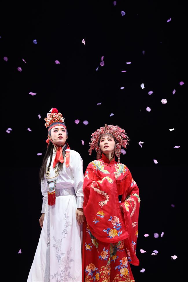 国家艺术基金舞台艺术创作资助项目《葬花吟》(主演:陈丽君、李云霄).jpg 国家艺术基金舞台艺术创作资助项目《葬花吟》(主演:陈丽君、李云霄).jpg