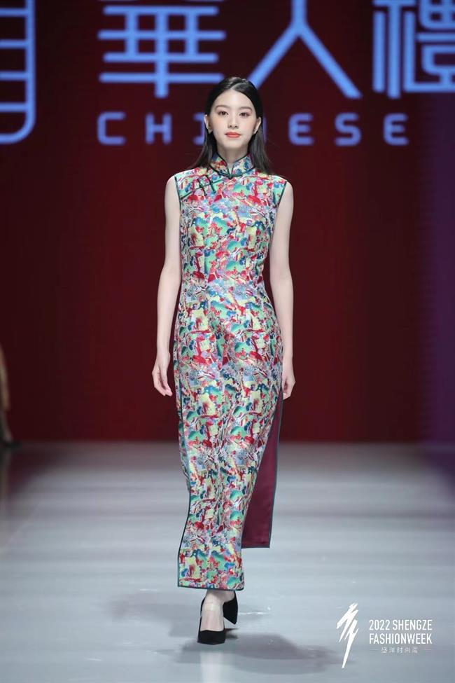 时装走走秀1.jpg 时装走走秀1.jpg