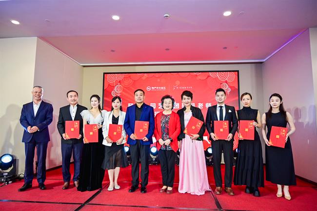 XAH_6210-opq3242944406.jpg XAH_6210-opq3242944406.jpg