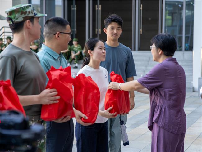 照片1.png 照片1.png