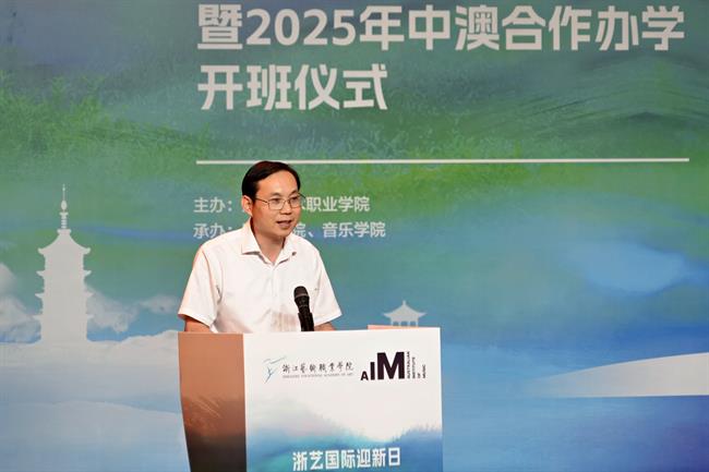 DSC07554_PerfectlyClear.jpg DSC07554_PerfectlyClear.jpg